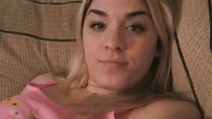 Gabriella Paltrova é ferozmente amordaçada pelo seu buraco videos pornô brasileiro gratis anal.