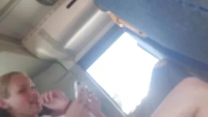 Gina Valentina faz uma boneca para seu marido e o faz observar pornô grátis videos
