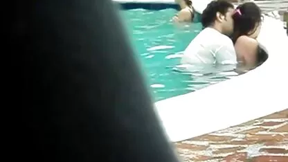 Broche ver filme de sexo gratuito incesto com a irmã assada