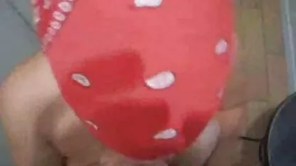 Puta alemã rechonchuda a sujar-se em assistir vídeos pornôs gratis público.