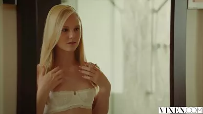Danejones, adolescente magricela é fodido filme caseiro gratis no rabo por um homem duro.