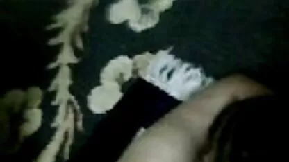Mulher filme filme pornô gratuito a esquivar-se à masturbação sem luvas
