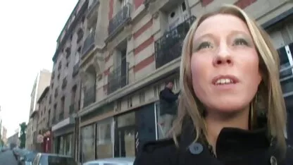 Alexis Mercy acaricia vídeo pornô caseiro gratuito os seus braços macios e duros e macios