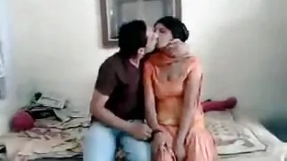 Todo o interior do Taylor Sands tem um vídeo pornô gratuito brasileiro creampie maroto