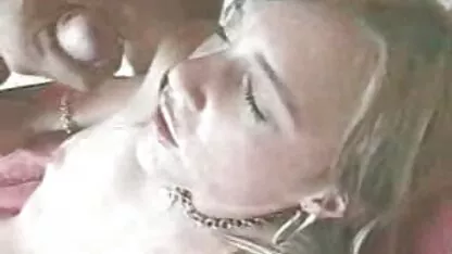 Sexo em grupo de um jovem com uma vídeo de pornografia gratuito pila grande e duas estrelas porno
