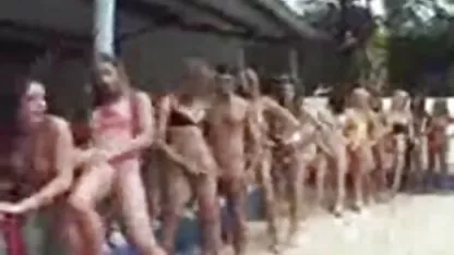 O rabo da Alexis Tae está vídeo pornô gratuito para assistir cheio até à borda da salsicha.