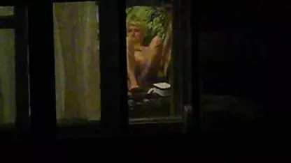 Holly Hannah em redes de pesca site porno gratis seguro desliza dedos no rabo