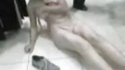 as quero assistir vídeo pornô gratuito namoradas loiras e morenas fazem sexo lésbico no escritório.