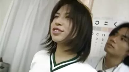 um amigo deu à minha namorada uma foto facial. vídeos de pornô gratis