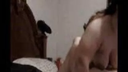 O sexo gratis em portugues marido vira anal fode a mulher e o seu amigo doggystyle