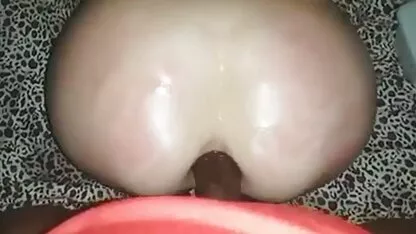 A loura sensual deixa o Pilates vídeos gratuitos pornô treinar a rata.