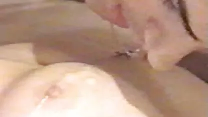 Desi village wifey pulveriza vídeo pornô caseiro gratuito na floresta