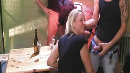 A ruiva sensual Ella videos pornograficos brasileiros gratuitos Hughes tira uma pila enorme do Danny D