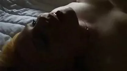 Sedutora Europeia fodida no cu na cozinha vídeo gratuito pornô