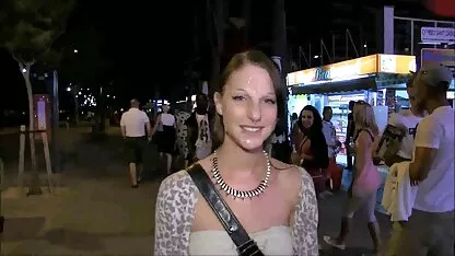 mega-galdéria cabeçuda com Mamas pequenas fode-se com o vídeos pornôs gratuitos seu Sugardaddy